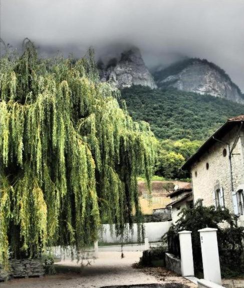 Chambres De La Ferme Du Brocey Crolles Zewnętrze zdjęcie